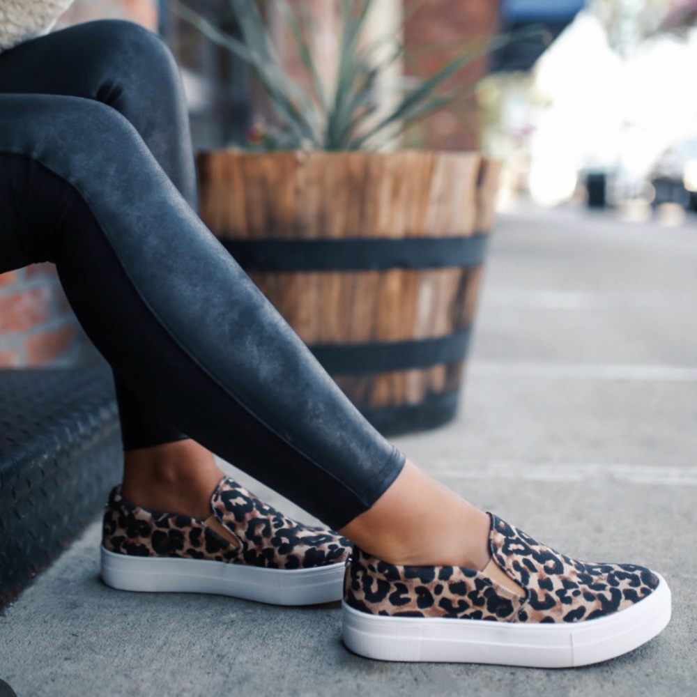Steve Madden Retro Leopard Print Summer Step In S… - image 2